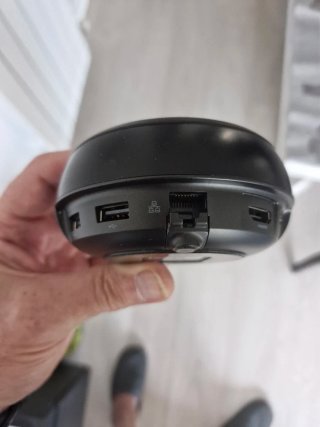 Samsung DeX Station sin cable ni cargador.