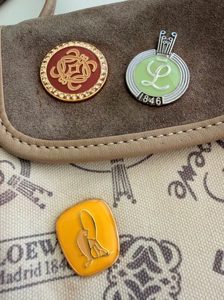 Bolso Loewe Vintage 160 Aniversario con Pins