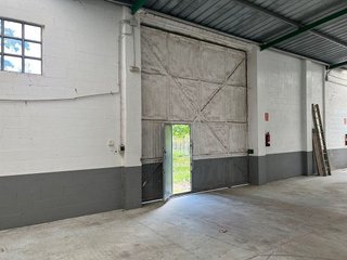 Nave industrial en alquiler en Carral