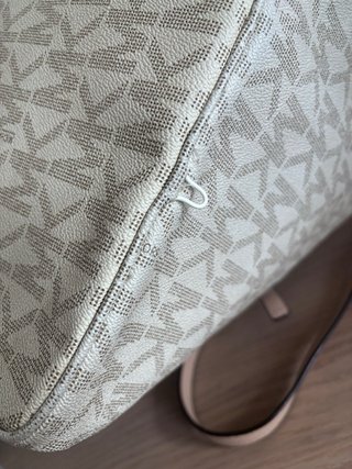 Bolso Michael Kors Beige y Dorado
