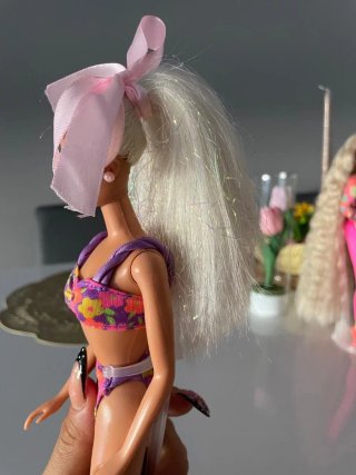 Bikini vintage Barbie con fiocco rosa floreale