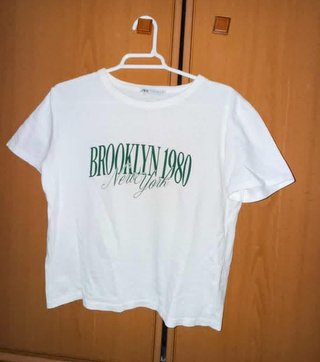 Camiseta Brooklyn 1980 Zara.