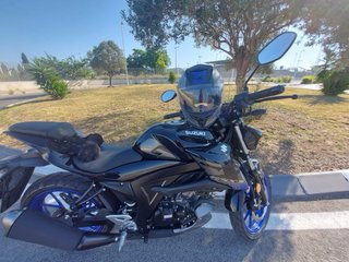 Suzuki GSXS 125 con 80km + Casco Scorpion
