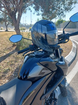 Suzuki GSXS 125 con 80km + Casco Scorpion
