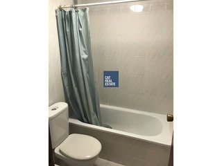 Piso en venta en El Camp de l'Arpa del Clot en Barcelona