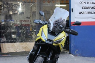 Honda XADV 750 Amarilla - 1100km