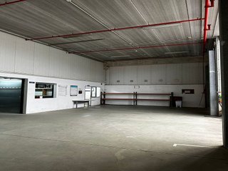 Nave industrial en alquiler en Carral