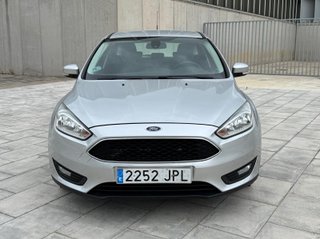 Ford Focus a gasolina y automático
