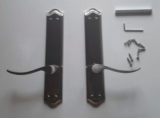 Manilla de puerta plateada