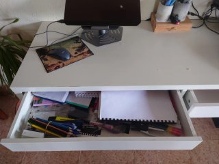 Escritorio Ikea blanco con cajones