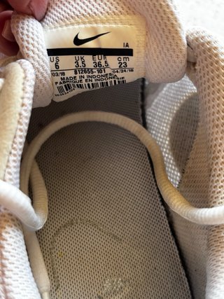 Scarpe Nike bianche e grigie