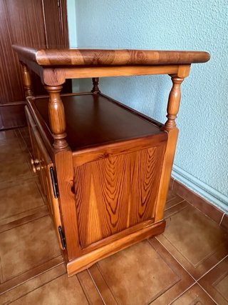 Mueble TV madera con ruedas