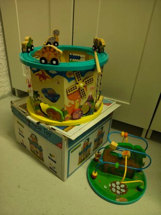 Cubo de actividades infantil con dinosaurios