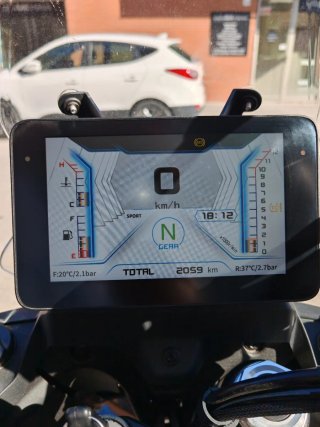 QJ Motor SRT 600SX 2025 Negra 2000km