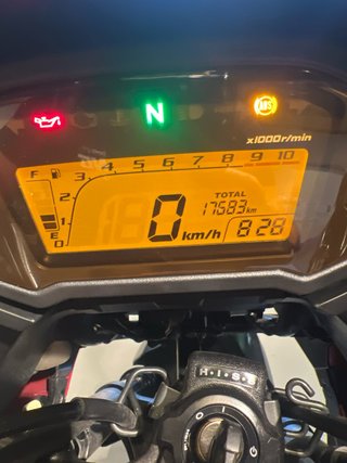 Honda CB500X Adventure Roja y Negra
