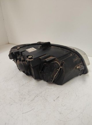 Faro izquierdo audi 8e0941003 a4 berlina 8e 117547