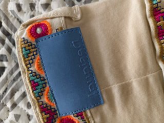 Pantalón Desigual Campana T38 Crema Bordado