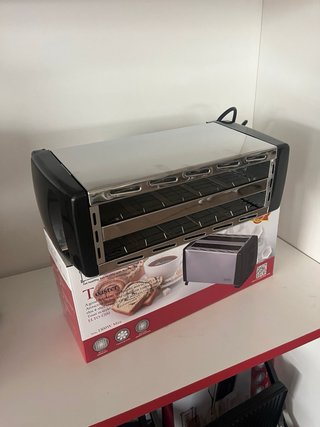 Tostadora A estrenar para 4 panes