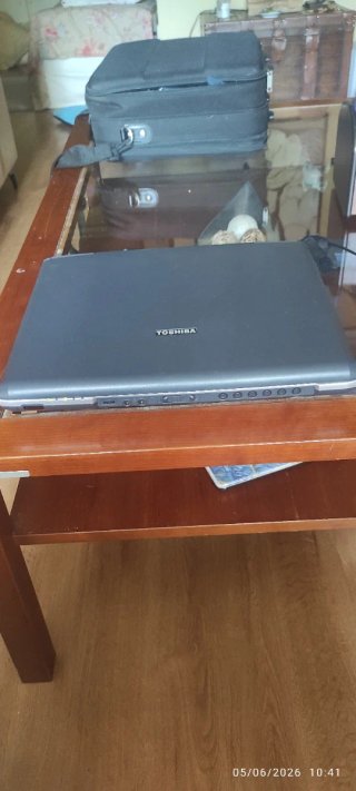 Portátil Toshiba Intel Plata y Negro