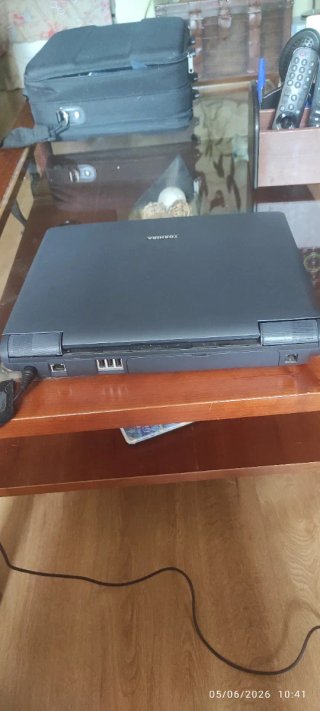 Portátil Toshiba Intel Plata y Negro
