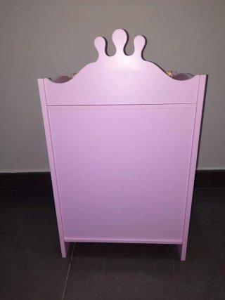 Cambiador de muñecas rosa con corona
