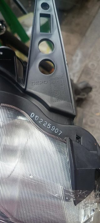 Faro DEPO Repuesto Coche