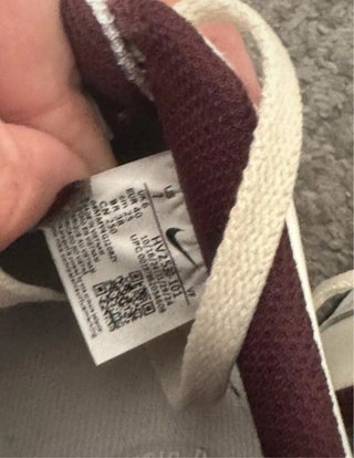 Zapatillas Nike Blancas y Marrones