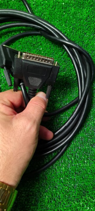 Cable de ordenador negro