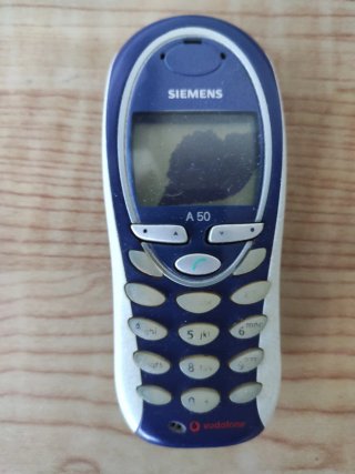 Lotto telefoni vintage Ericsson, Nokia, Samsung...