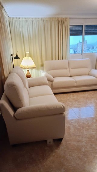 Sofá de tela cómodo