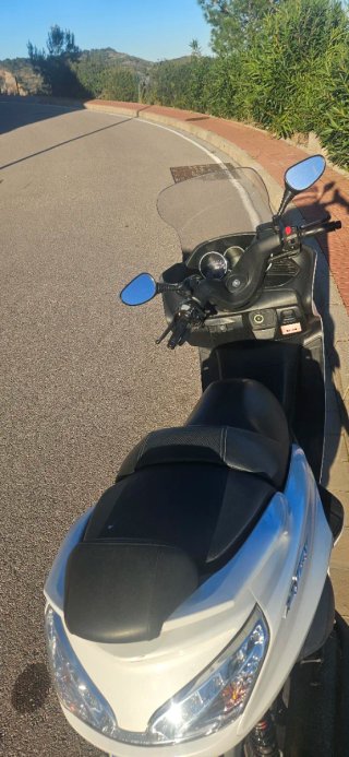 Yamaha Majesty 400 Blanca