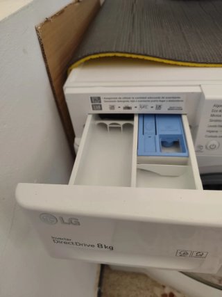 Lavadora LG 8kg Direct Drive casi nueva