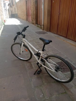 Bicicleta blanca. Solo recogidas, no se hacen envi