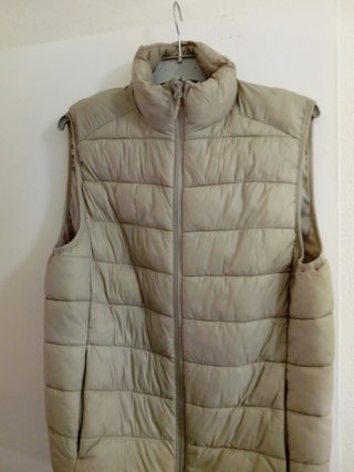 Chaleco acolchado beige