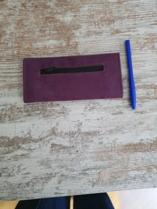 Cartera monedero morada bordada