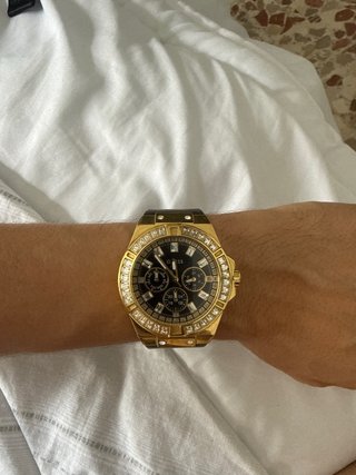 Reloj Guess Dorado y Negro
