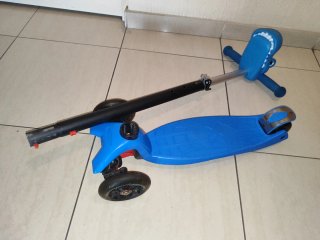 Patinete ajustable con ruedas led