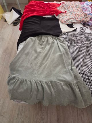 Lote de 8 vestidos que puedes ver en mi perfil.