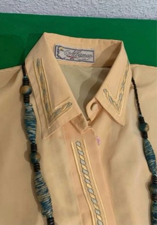 Camisa amarilla manga corta