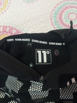 Sudadera Eleven Degrees Negra