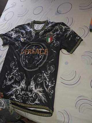 Camiseta Versace Italia Talla XL