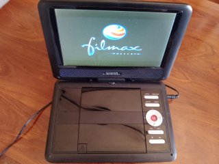 DVD Portátil Vieta 9" con TDT y 80 juegos