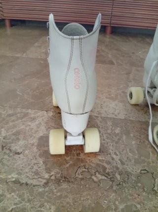 Patines de 4 ruedas blancos número 41
