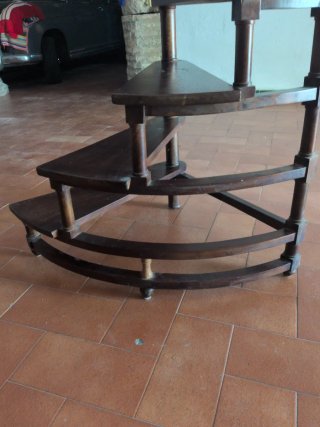 Escalera caracol madera