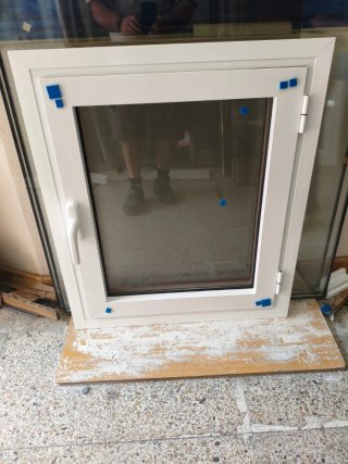 Ventana aluminio bicolor practicable