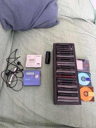 2 Mini Discos Sony MD + Reproductor