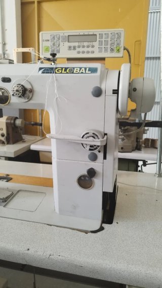 Máquina de coser GLOBAL 1971