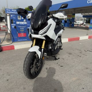 Honda X-ADV 750 Blanca 10.000 km