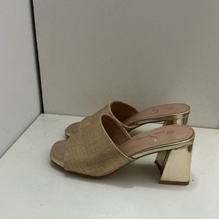 Tacones Chic Vision Talla 36 Dorados