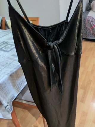 Vestido fiesta negro con detalles dorados